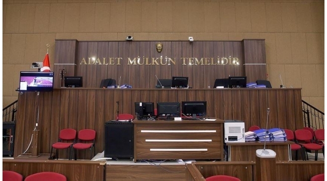 Eski Rektör ve yardımcısına hapis cezası