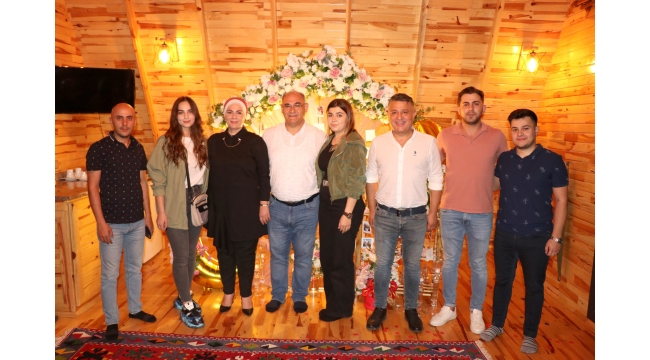 Personelinden Başkan Çay'a  evlilik yıldönümü sürprizi