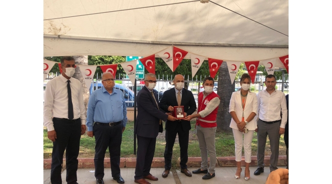 SAĞLIKÇILAR KIZILAY’A KAN BAĞIŞLADI