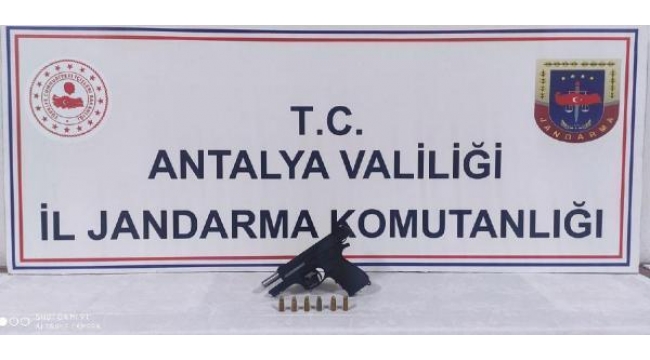 Trafik kontrolünde tabanca ele geçirildi
