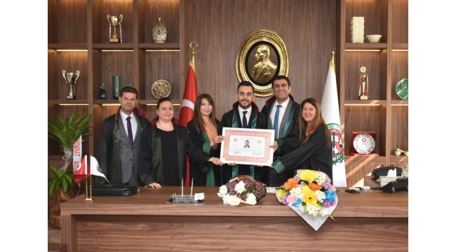 Avukatlık Andı'nı okuyup cübbe giydiler