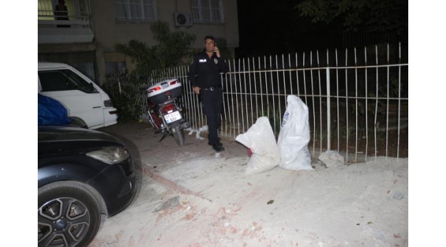 Babasını bıçaklayarak ağır yaraladı