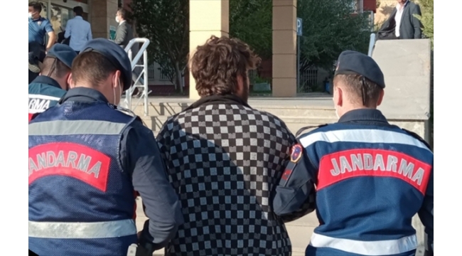Firari hükümlü yakayı ele verdi
