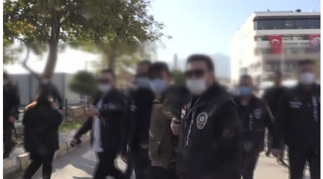 Kız arkadaşını bıçaklayarak öldüren zanlı adliyede