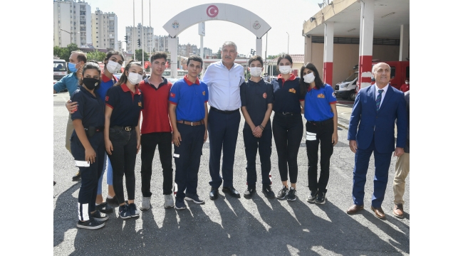 Minik öğrenciler yangın söndürme tatbikatına katıldı
