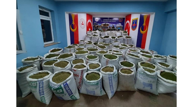 1 ton 867 kilogram toz esrar ele geçirildi