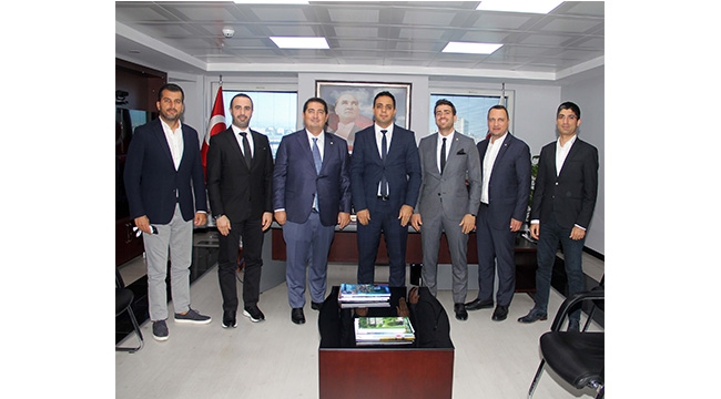 ‘Adana için her cephede çalışıyor, savaşıyoruz’