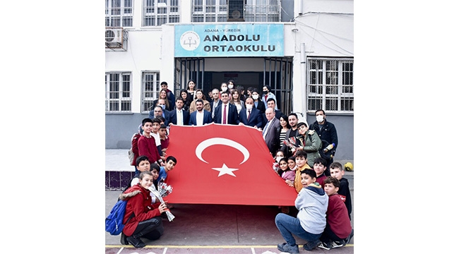 Avukatlar, Anadolu Ortaokulu’na kütüphane kurdu