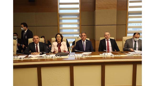 CHP’nin elektrik ve doğalgaz borçları faizsiz ertelensin teklifi reddedildi
