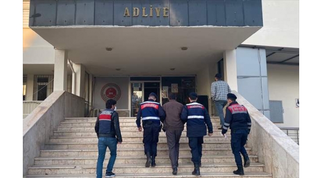 Firari hükümlü yakayı ele verdi