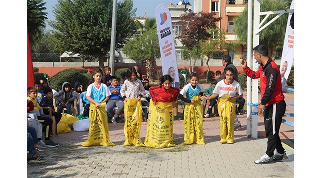 Güzelevler Mahallesi’nde Çocuk Şenliği düzenledi