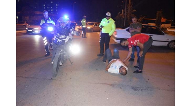 Kamyonetten düşen kişi yaralandı