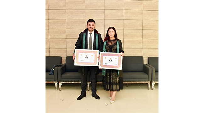 Karı-koca aynı gün avukat oldular