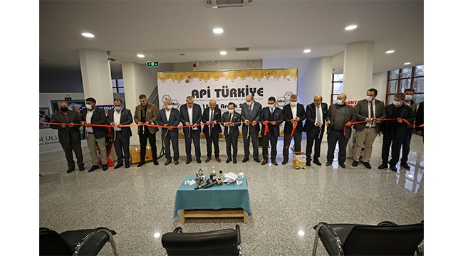 Adana'da bal ve arıcılık ürünleri fuarı açıldı