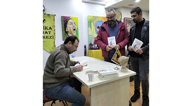 Altuntaş, Ötağçenin Sakinleri’ni imzaladı