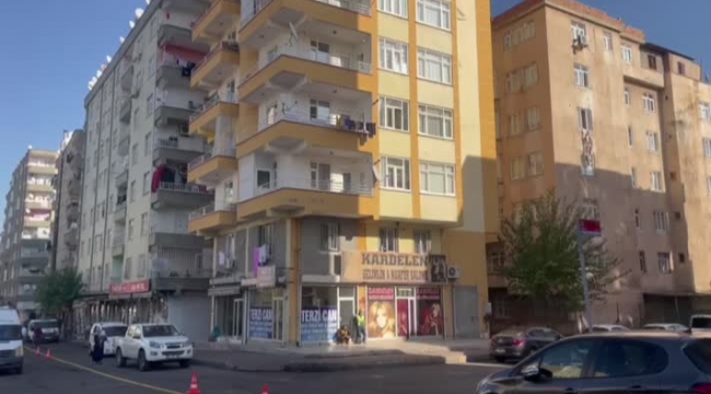 Cinnet geçirip oğlunu öldürdü!