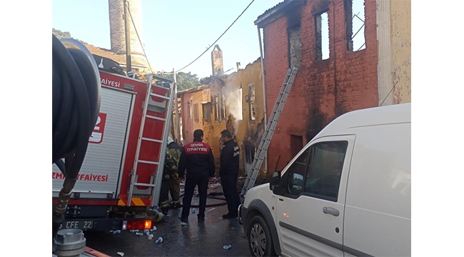 İzmir'de yangın faciası: 3 kardeş öldü!