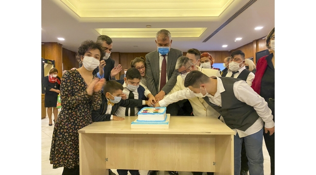 Meleklerin resimleri sergilendi