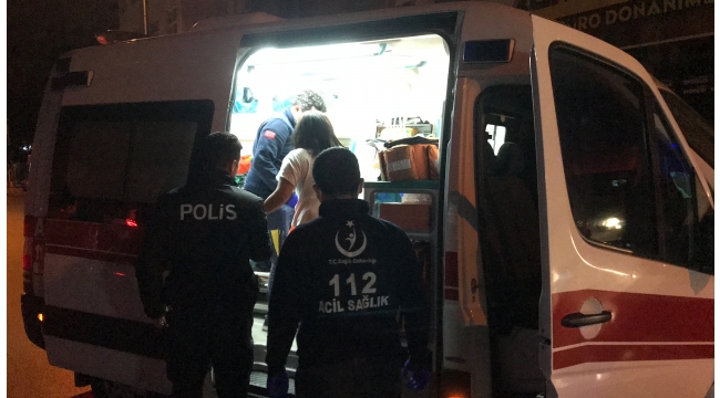 Sevgililer birbirini bıçakladı
