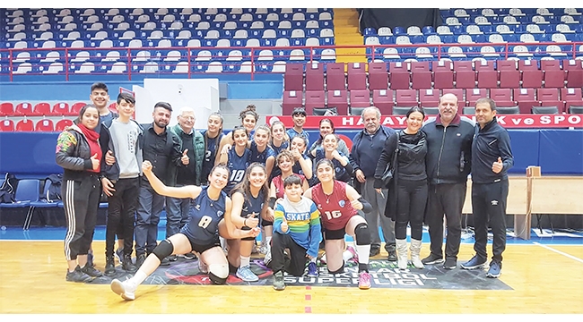 Seyhanlı voleybolcular SERİYE BAĞLADI