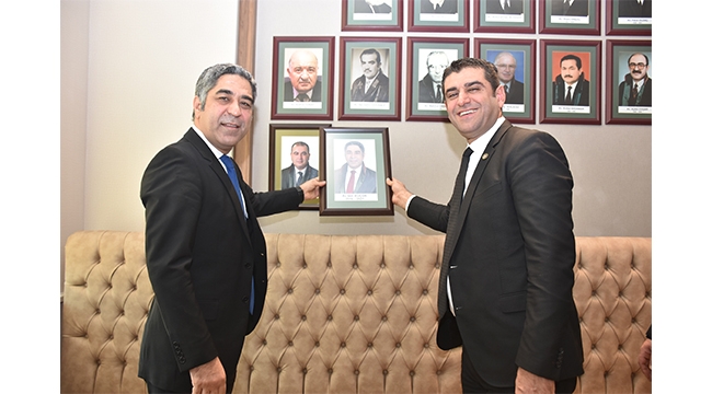 ESKİ BARO BAŞKANI KÜÇÜK’ÜN FOTOĞRAFI BARO BAŞKANLARI KÖŞESİNE ASILDI