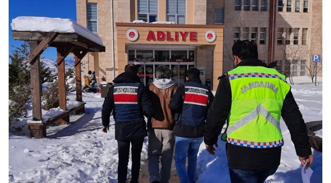 Firari hükümlü yakayı ele verdi