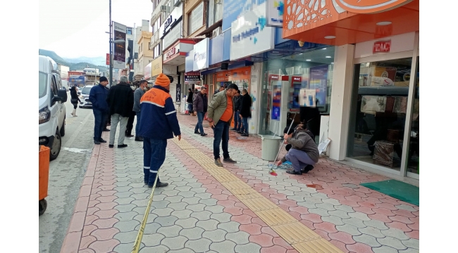 Husumetlisine silahla saldırdı!