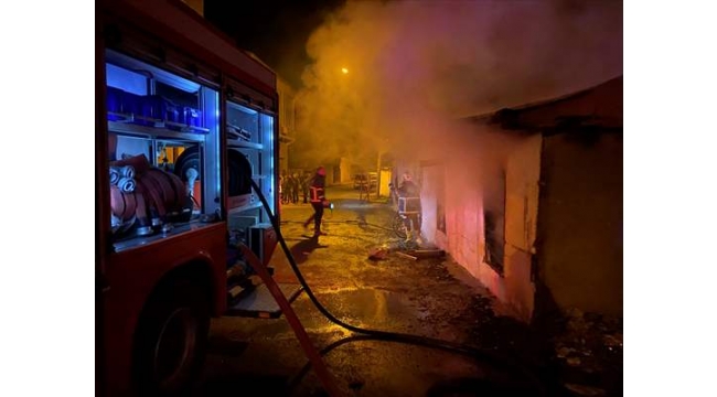 Korkutan yangın! Ev kullanılamaz hale geldi!