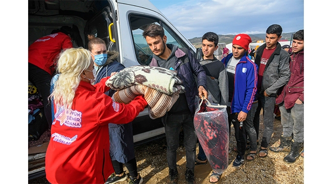 Mevsimlik tarım işçilerinin yaraları sarılıyor
