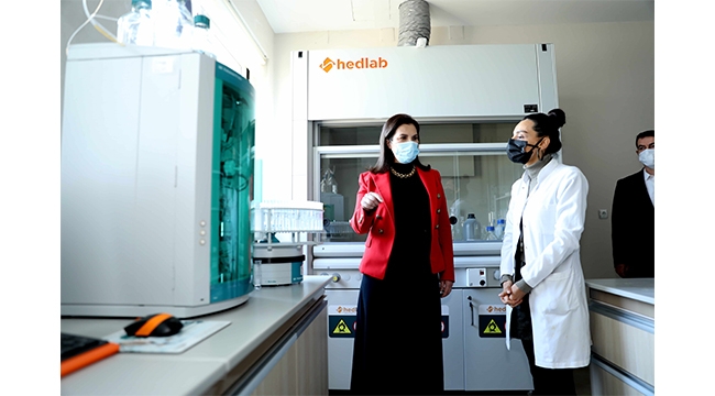 Rektör ÇÜMERLAB’ı ziyaret etti