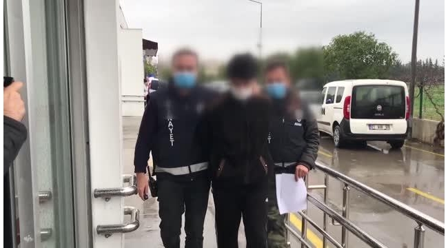Şakalaştığı arkadaşını kazara bıçakladı!