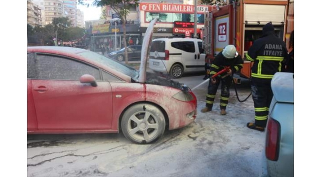 Seyir halindeki otomobil alev alev yandı!