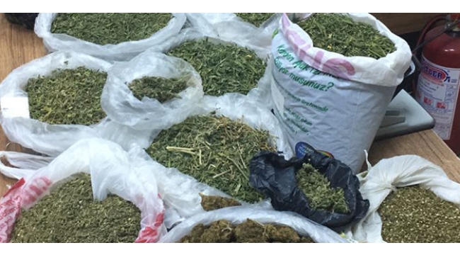 Uyuşturucu taciri 4 şüpheli yakalandı