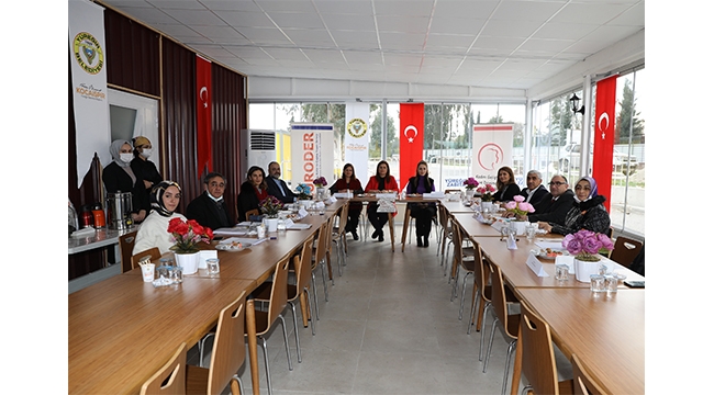 YÜREĞİRLİ KADINLARA ‘ATIKSIZ MUTFAK’ PROJESİ