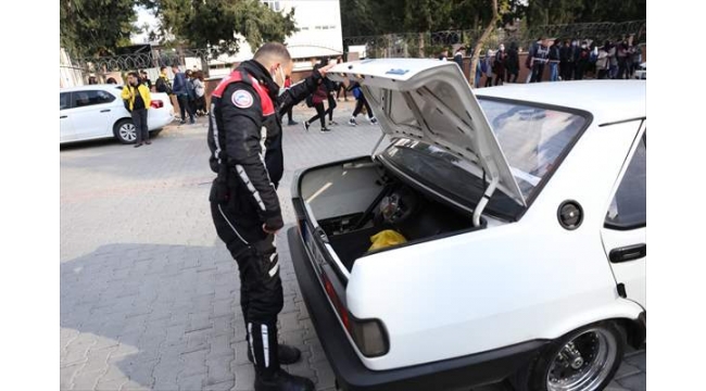 Adana polisinden denetim