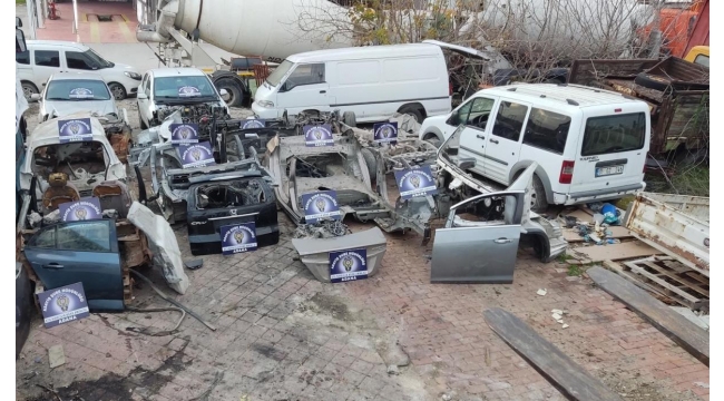 Çalıntı ve hacizli araçları parçalayıp satarken yakalandı