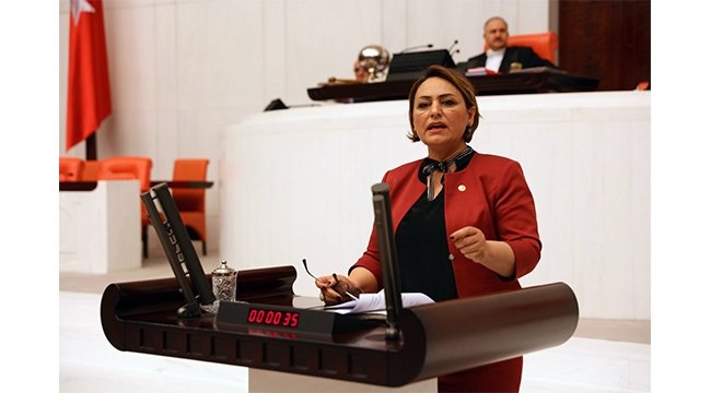 ‘Karşıyaka Devlet Hastanesi neden yapılmıyor?’