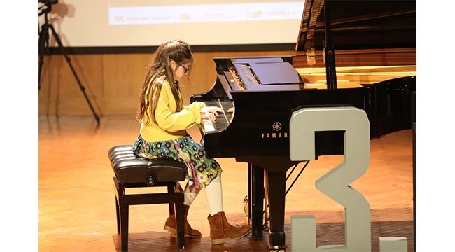 MELİSA DAMLA YÜKSEKBAŞ ULUSLARARASI 3.RHAPSODY PİYANO FESTİVALİNDE DİNLEYİCİLERİ MEST ETTİ