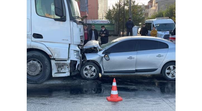 Otomobil sürücüsü feci şekilde can verdi