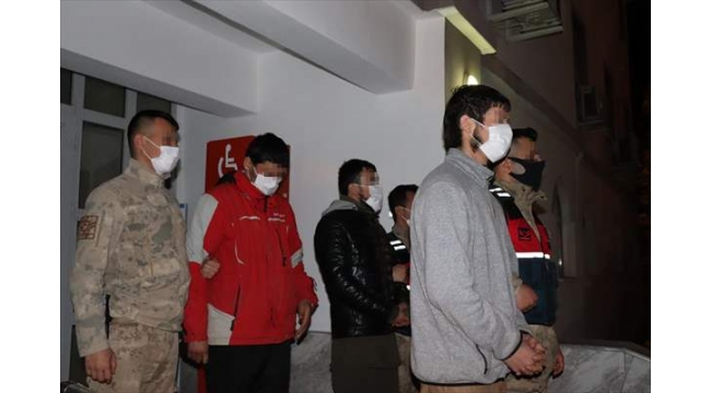 Terör örgütleriyle bağlantılı 3 zanlı tutuklandı