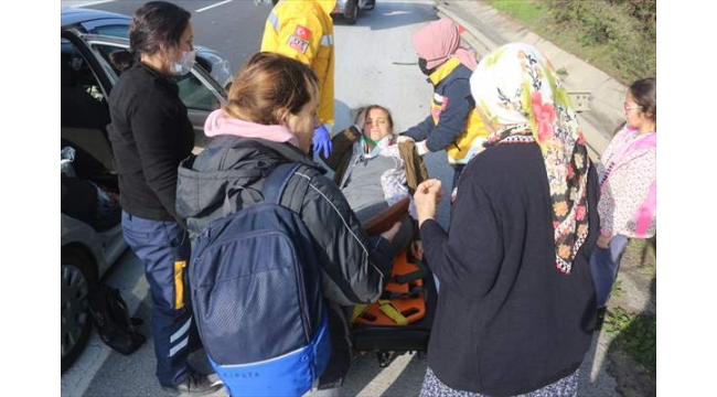 Trafik kazasında 3 kişi yaralandı