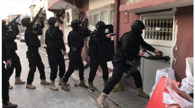 Adana'da DEAŞ'e operasyon:7 gözaltı