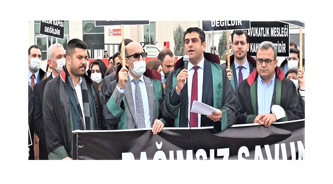 ‘BAĞIMSIZ SAVUNMA MÜŞTERİ DEĞİLDİR’