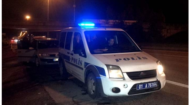Çalıntı ciple polisten kaçmaya çalıştılar!