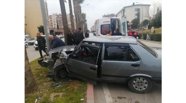 Çocuğa çarpmamak için kaza yaptı