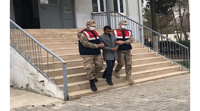Firari hükümlü yakayı ele verdi