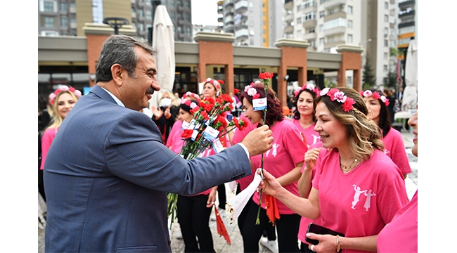 ‘Kadınlar 365 gün baş tacımız’