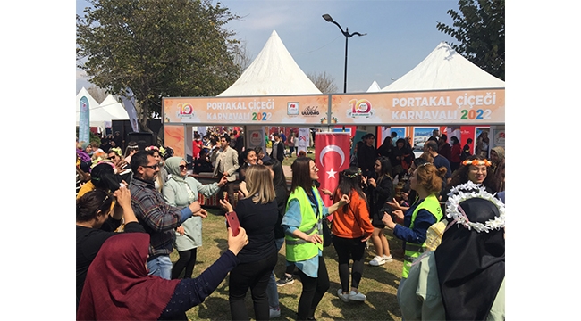 KARNAVALA DAMGASINI YİNE SARIÇAM VURDU
