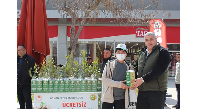 M1 ADANA’DA ÜCRETSİZ BİNLERCE FİDAN DAĞITIMI YAPILDI