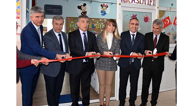 Öğretmen Leyla Göksel anısına kütüphane